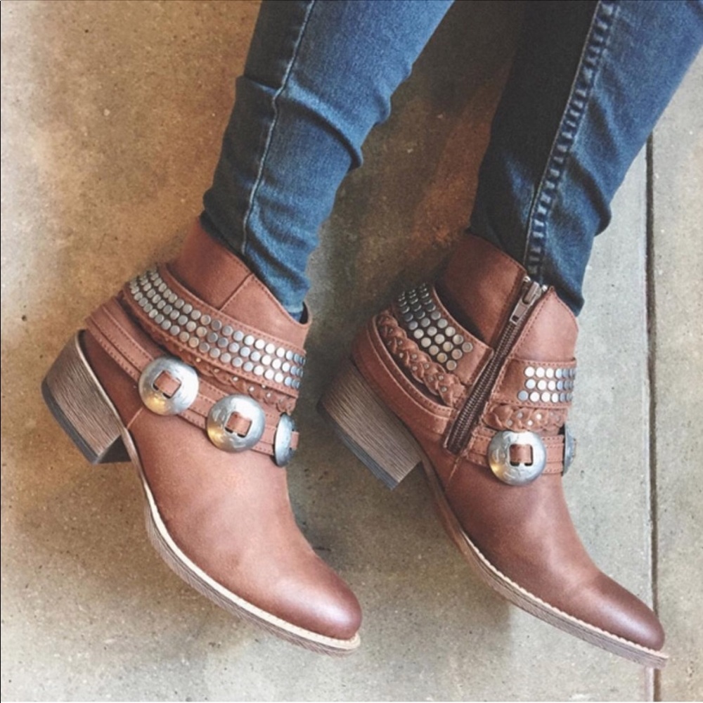 Nib Harness Western Distressed Canvas Booties - image 5